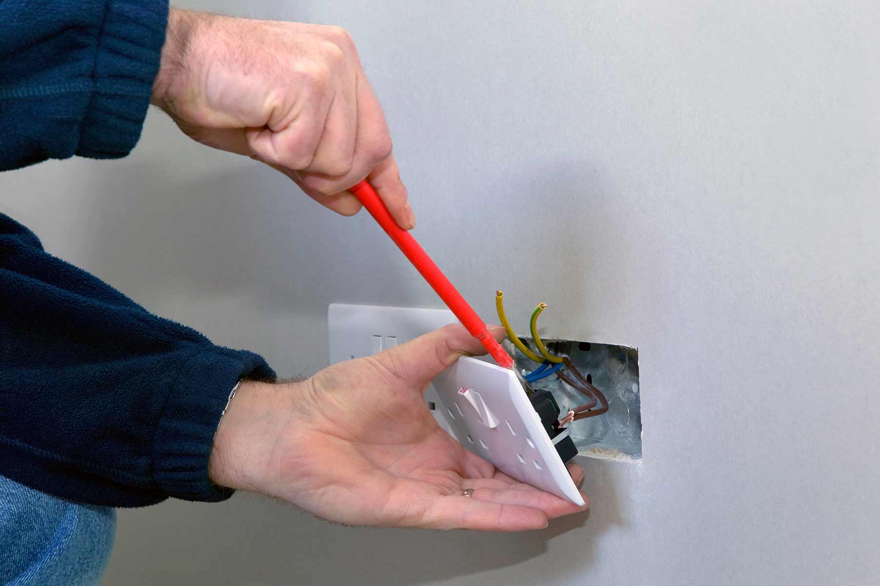 Our electricians can install plug sockets for domestic and commercial proeprties in Loughborough and the local area. 